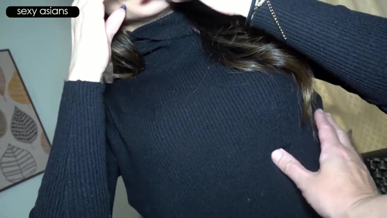 Asian cutie: Mooie getrouwde vrouw begint met een pijpbeurt, onverwachte beurt leidt...