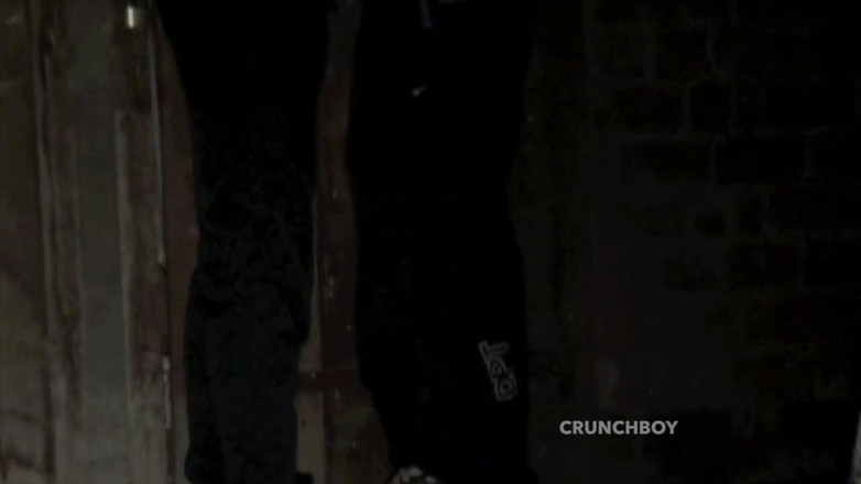Sneaker gay: 他的直朋友的脚和脚臣服