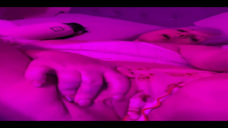 PaintedRose: ¿De quién es este coño? Es mío pero ¿puedo compartirlo contigo...