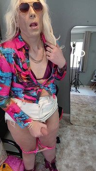 Mi trasero bronceado, masturbándome y corriéndome