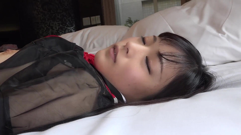 Asians in love: Creampie seragam remaja Asia yang cantik