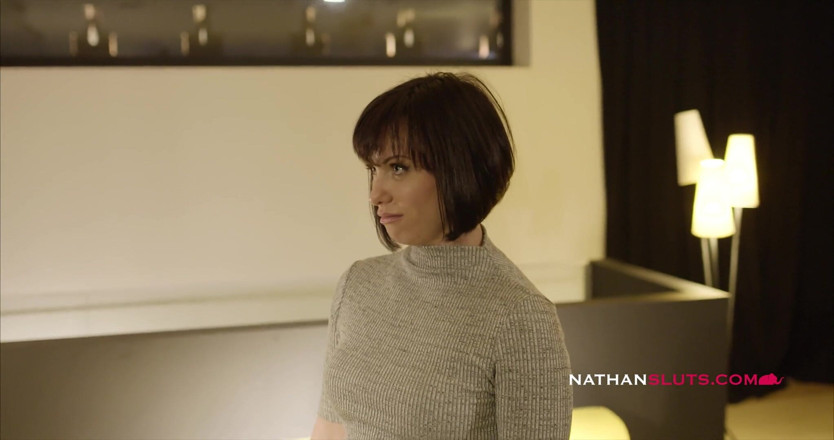 Nathansluts: Russische anale slet Alysa Gap hard geneukt