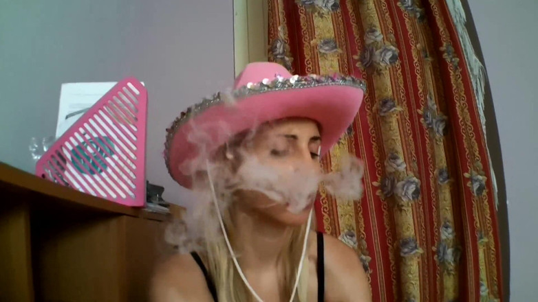 Solo Austria: Princess Kimberly`s decadent smoking POV! NO AUDIO