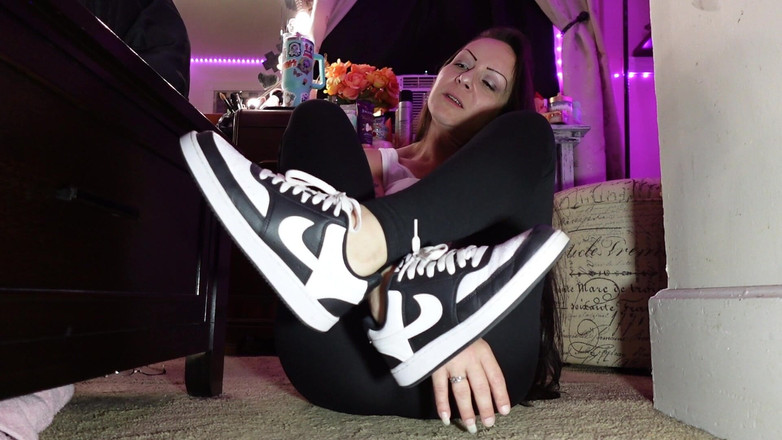 Raven Willow: Licking the Dirt From My Own Sneakers