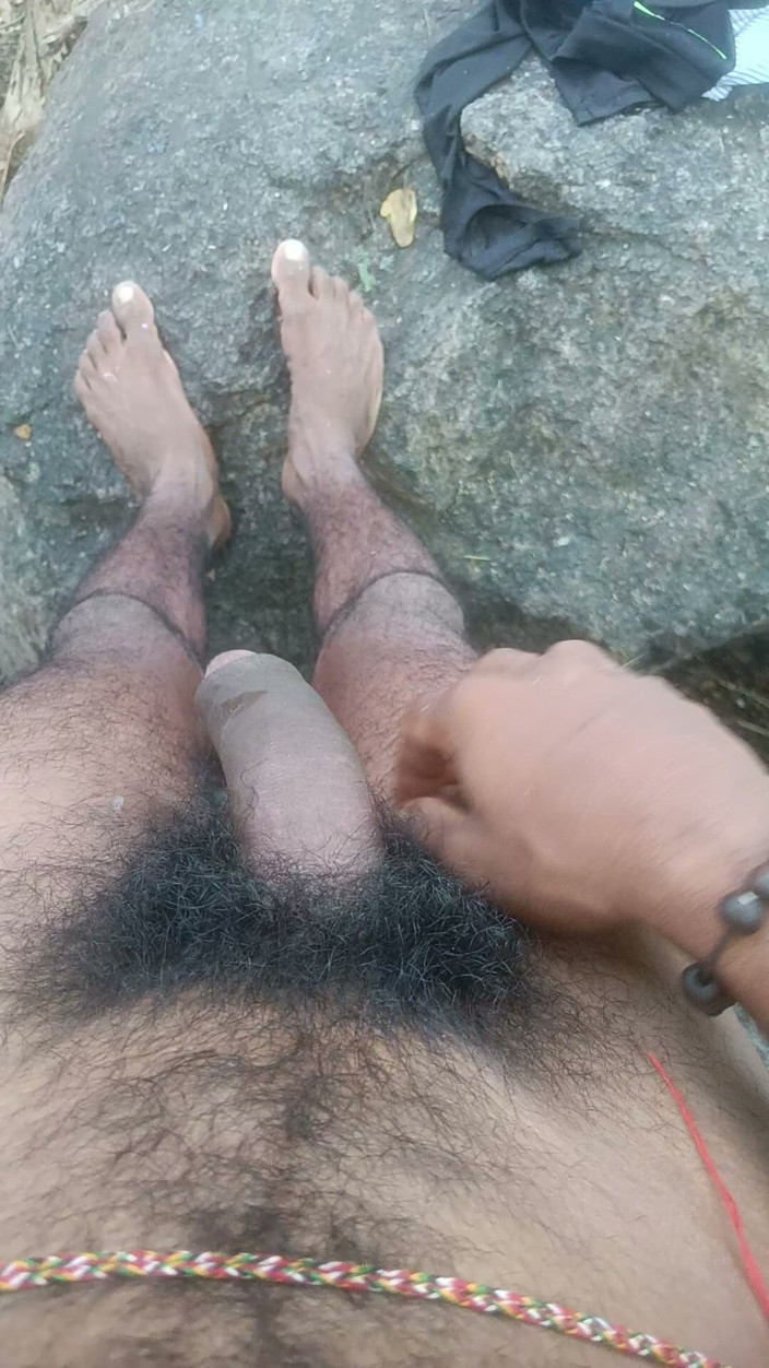 AURA THINGS: Hot Indian Desi Boy Masturbate