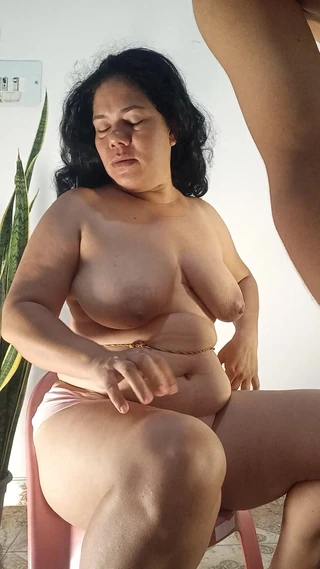 Valkyrieandluigy: Beautiful Busty Girlfriend Sucking