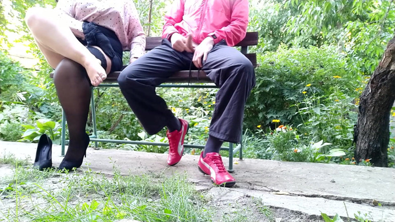 OurFetishLife: La depravata bbw ama la sborra sulle sue calze di...