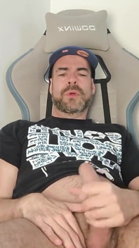 Jerking off on the Desk Smart Working