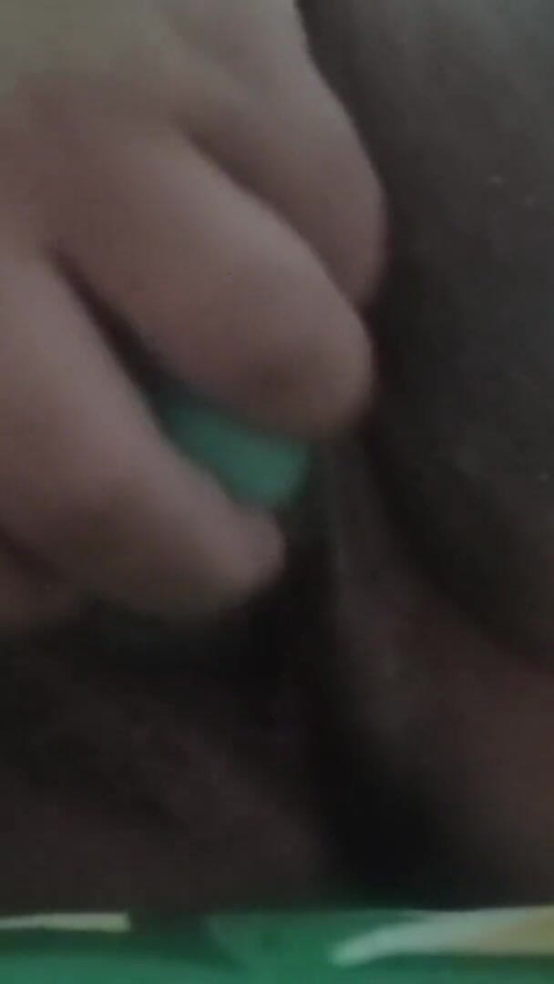 Creamyjoy: Sexy Filipina MILF Making a Midnight Snack