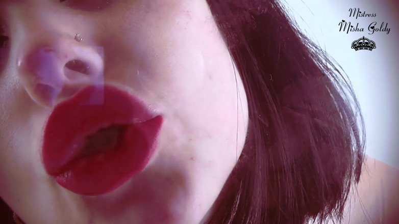 Goddess Misha Goldy: Sensuele rode kusjes
