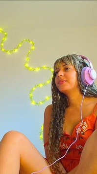 Petite Bellealiz reaguje na hentai VIP GTS epizodu 1