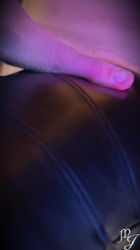 Arise, Slave! Admire - Mistress Julia