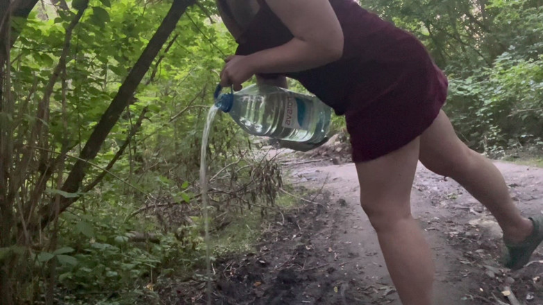 Elena917 studio: Piss, Mud and Flashing Near the Road