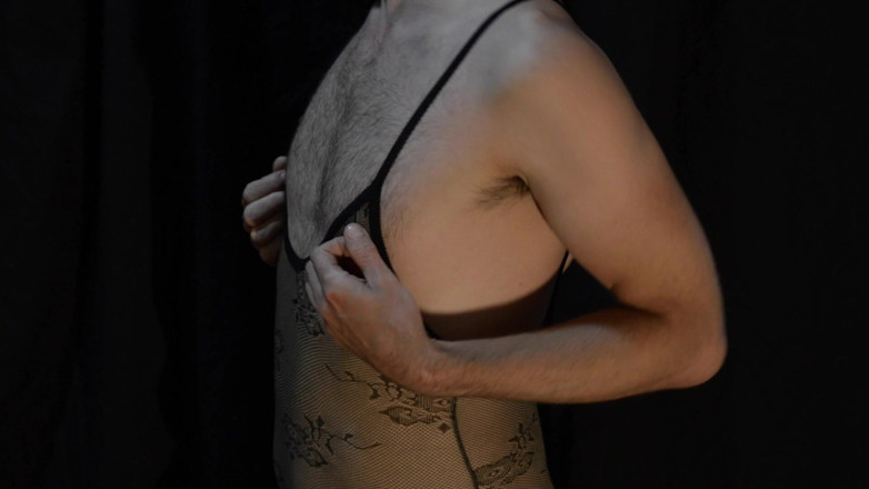 Cam Crest: Hot Crossdresser Dance