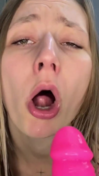 Advent Calender 2. 12. blowjob dengan dildo merah jambu