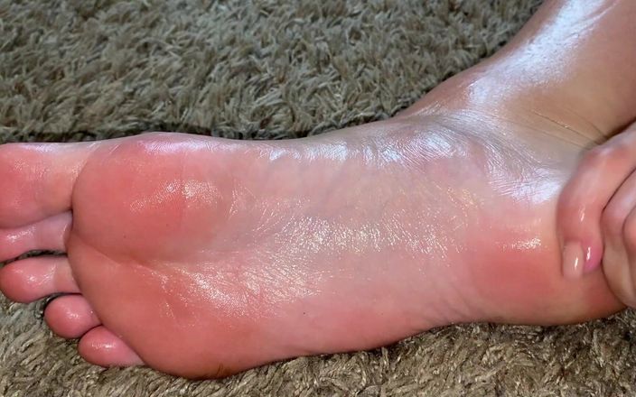 footivities: 私の足の裏のための余分なオイルフットマッサージ