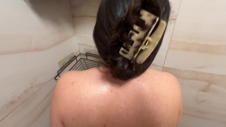 Couple Of Pleasure: Sesso duro in doccia