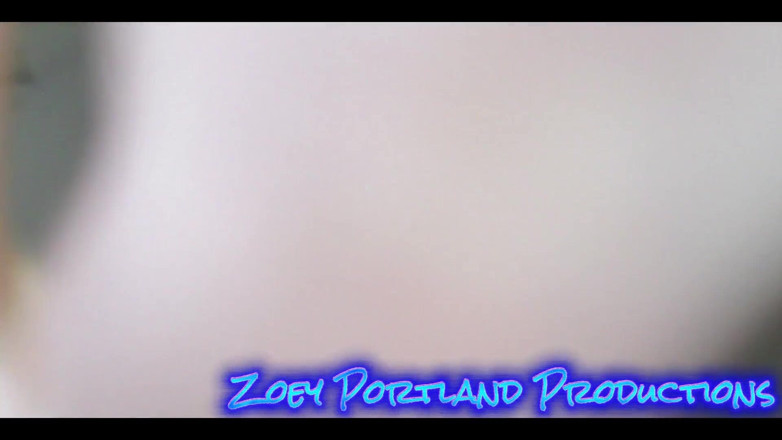 Zoey Portland: 2026 quente milf vizinha brinca com meio-irmão enquanto o marido...