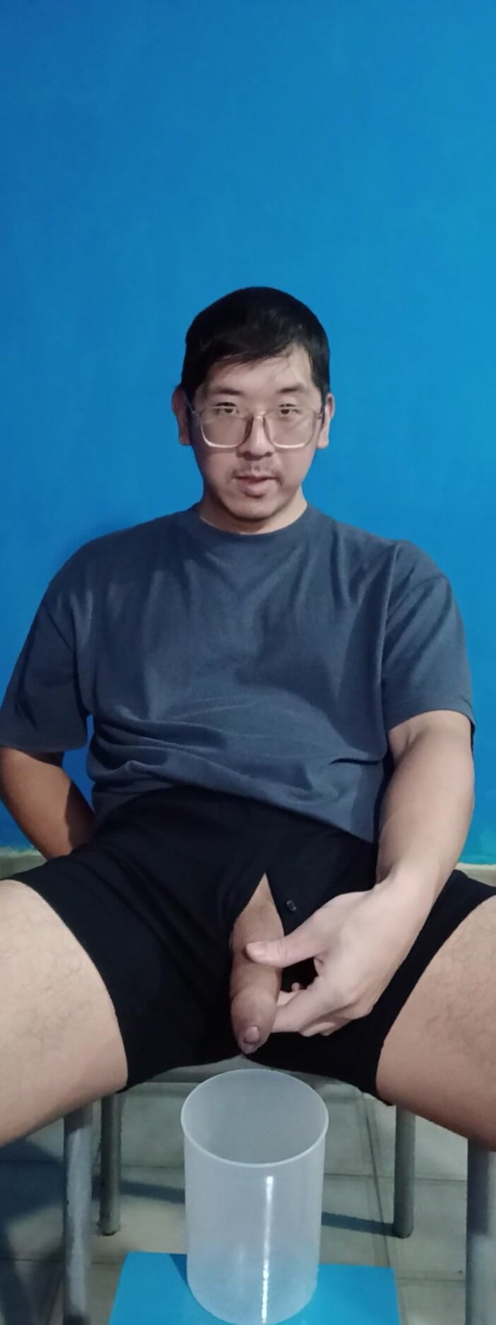 gyoenasianbigdick: İlk kez sidik videosu çekiyor