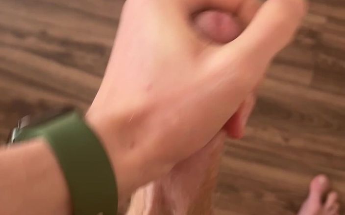Johnny69227: Erección de la mañana, goteando precum, masturbándose
