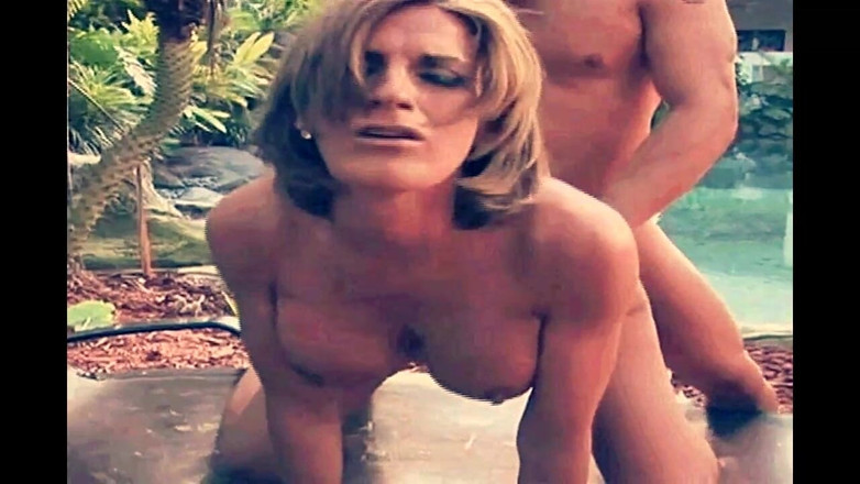 My Dirty Family: Rijpe blondine wil diepe anale neukpartij