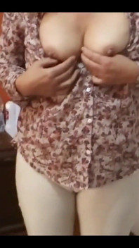Ça m’excite de me montrer devant les amis de mon beau-fils en les regardant se branler