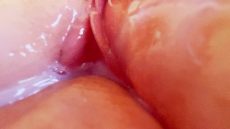 AmyHi: Ngentot habis-habisan sampai dicrot di dalam di depan kamera!