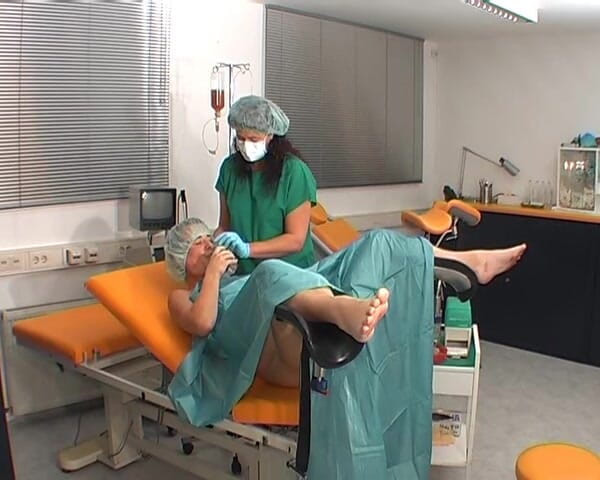 Rubber & Clinic Studio - 1ATOYS: Gyno 梦想 - 用新鲜的热辣尿液填满他