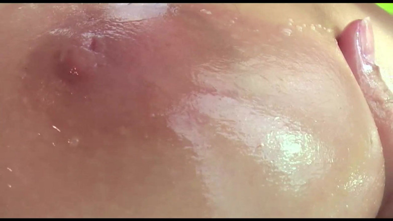 Muschi movie official: Jasmine Rouge dévoile son corps parfait et séduisant