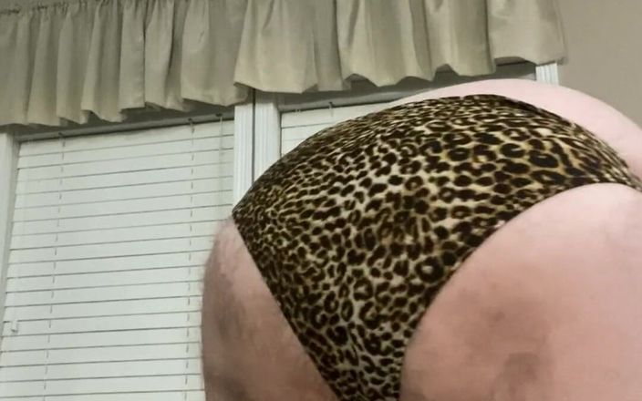 RealBigDill: 배고픈 아빠 걸레에게 사정하는 거유 아빠