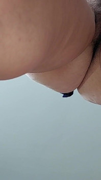 Latina caliente con gran culo, coño peludo, tetona, gran culo. Tiras cachondas de madrastra