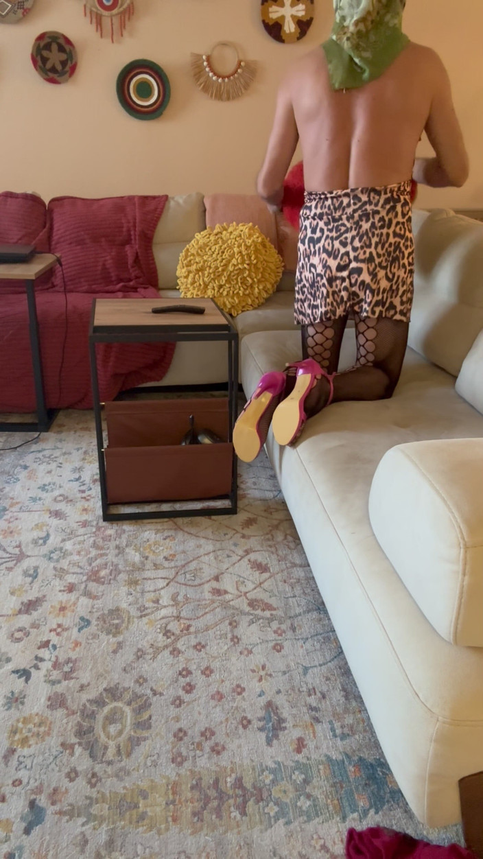 cd_aysemmm: 我打扫了房子，我累了，我在休息