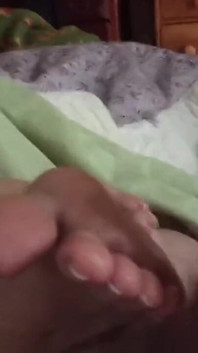 Real gilf avó enteada joi enquanto eu jack off em seus pés punheta com os pés
