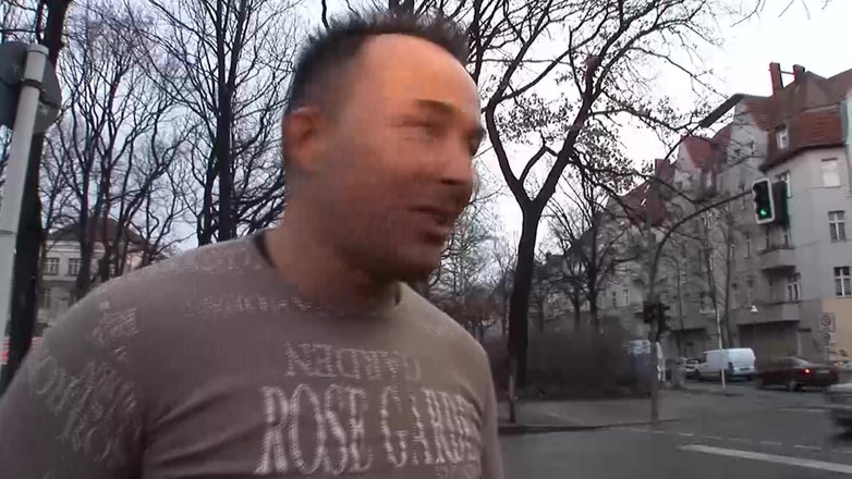 Homemade Market: Una donna magra dalla germania si fa riempire la bocca...