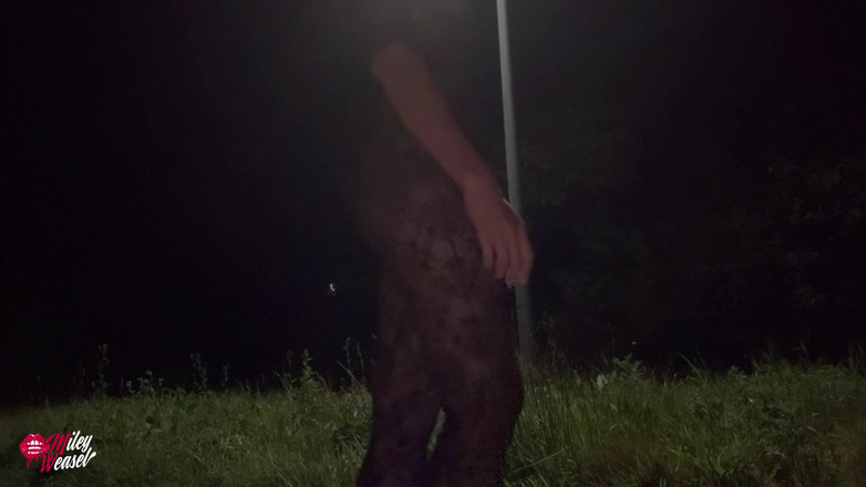 Miley Weasel: Ia tidak mendapat apa-apa yang lebih kasar daripada ini!! Pemandu...