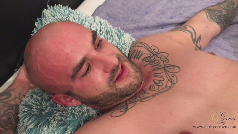 Cathy Crown Production: 私は筋肉男のタイプです