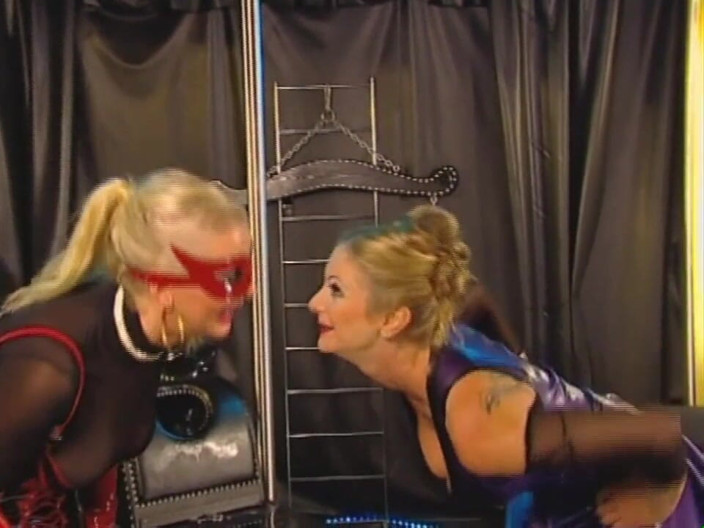 Absolute BDSM films - The original: Tetas grandes rubia pene pequeño humillante
