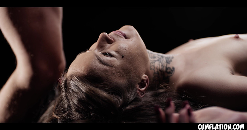 Cumflation: Ejaculação - veneno de Tabitha