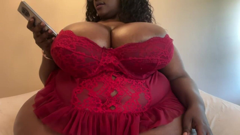 Legendary Booty Overdose: Kojící bbw dojení a sání jejích prsou