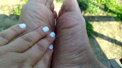 NikitaFeetX: Микита гуляє в парку і грає з деревом - фут фетиш