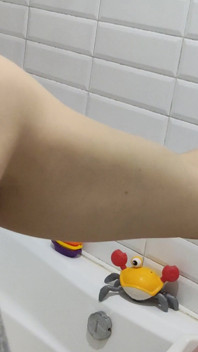 Big Woman's Muscles Flexing