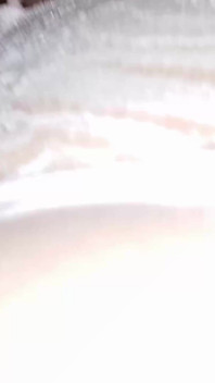 Dani leg ist die dame in rot