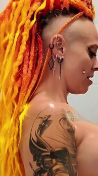 Sex Ve Sprše S Genderflued Kočičkou