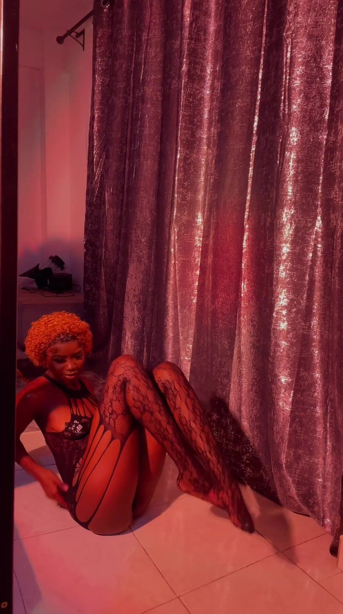 Chickysue: Sexy tanec v prádle