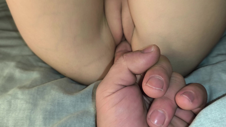 Blondasexy00: Meio-irmão me fode duro com seu dedo Ela masturba minha...