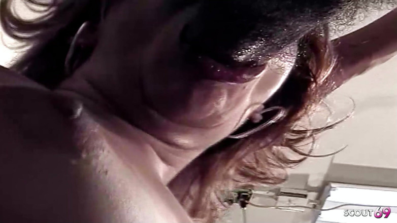 Shemale TS Collection: Blonďatá Tranny ošukaná do těsného zadku během trojky a dostala...