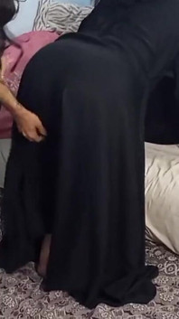Scopata anale dura di una giovane moglie araba musulmana che indossa l'hijab da Sardar a pecorina XXX anale con audio hindi
