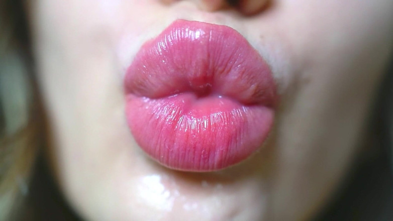 Rarible Diamond: Nahý šťavnatý polibek