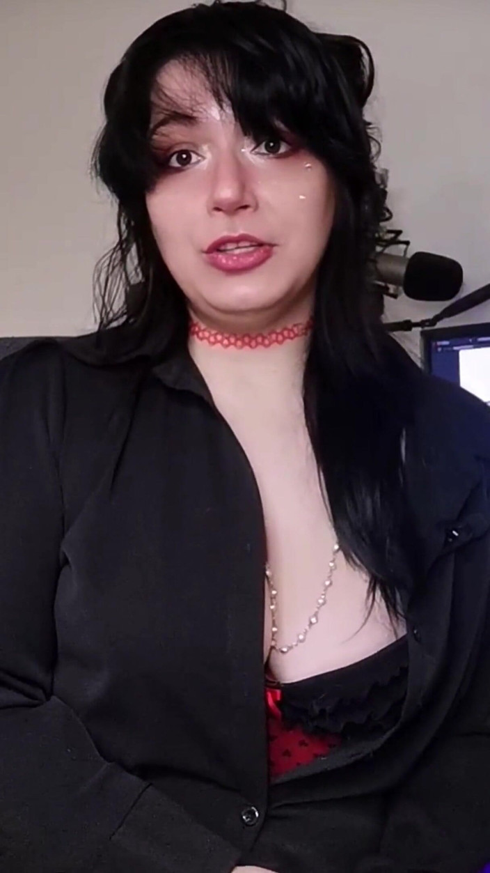 Delilah Dee: Bratty sekretářka se denně vysmívá vašemu malému čůrákovi