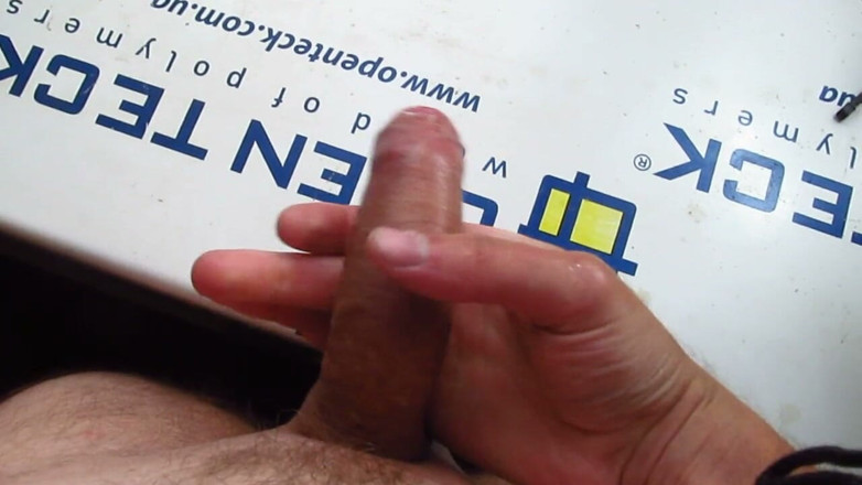 Hot guy solo: Amatör yarak mastürbasyonu ve pencereye boşalma
